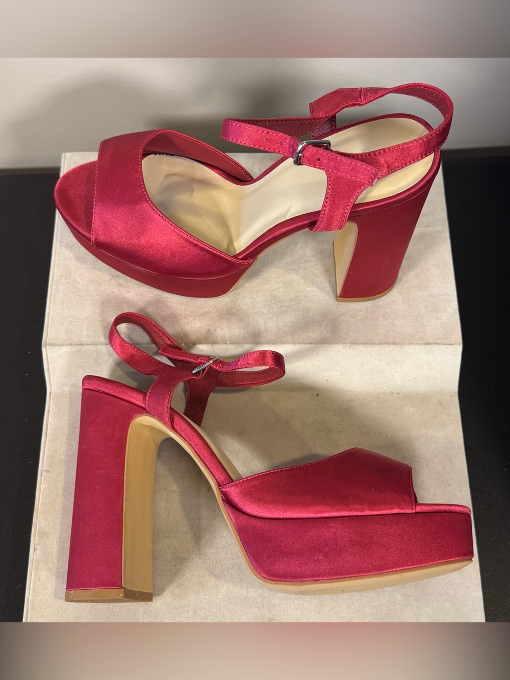 H by Halston pink Satin Platform Block Heel Sandals size 9, NWOT - Picture 3 of 7